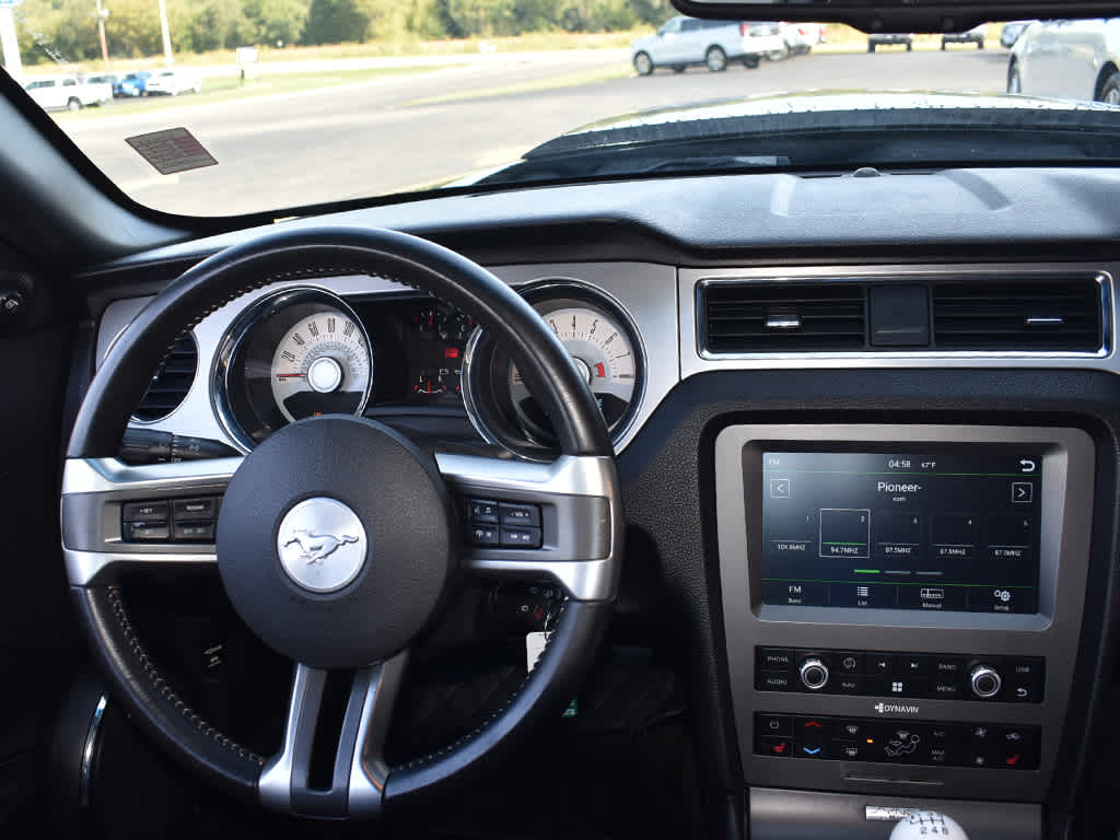 2012 Ford Mustang GT Premium photo 15