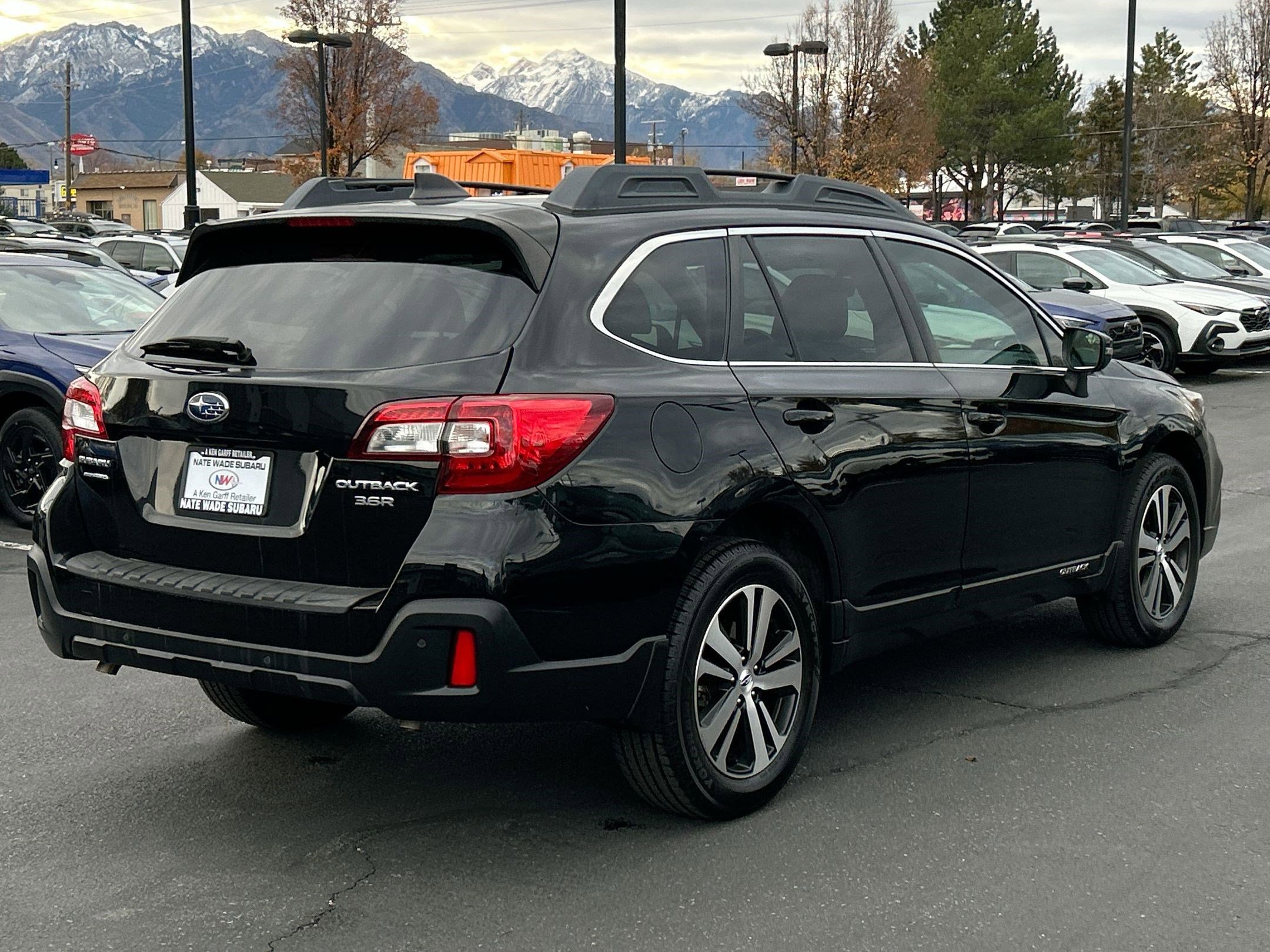 2018 Subaru Outback Limited photo 2