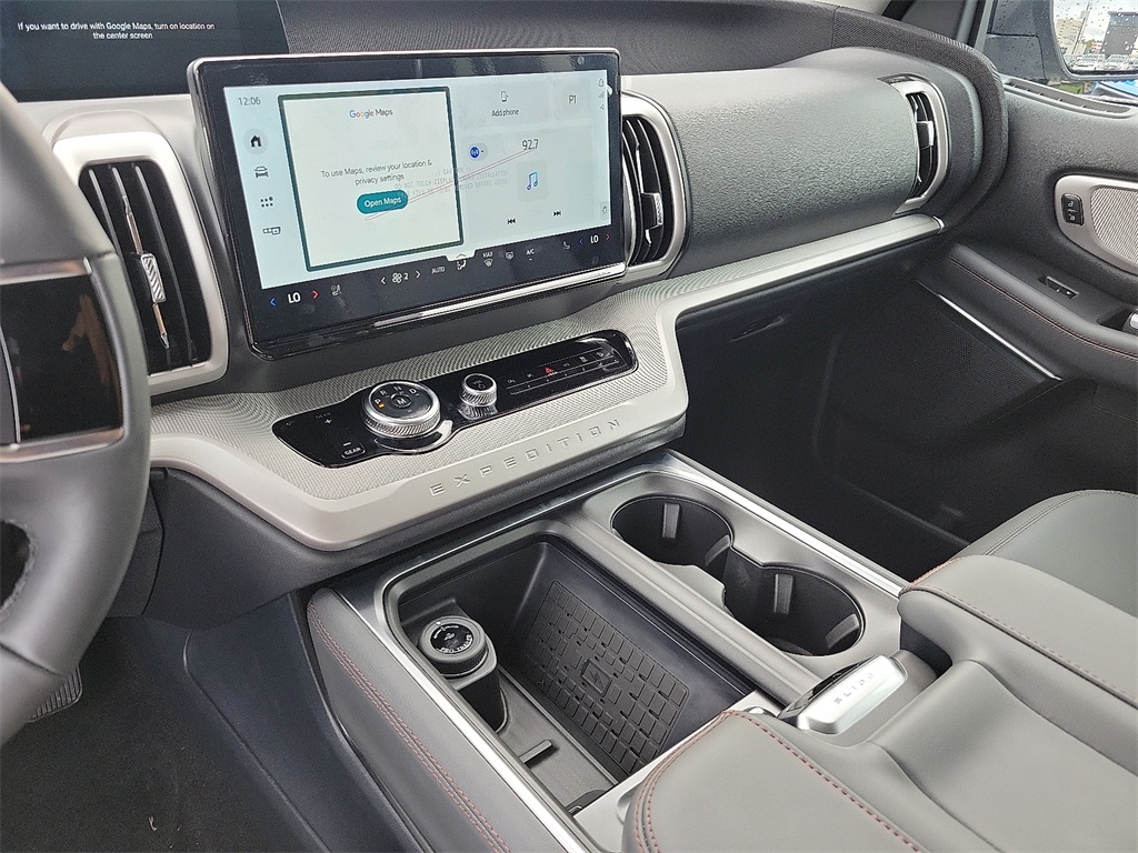 2025 Ford Expedition photo 19