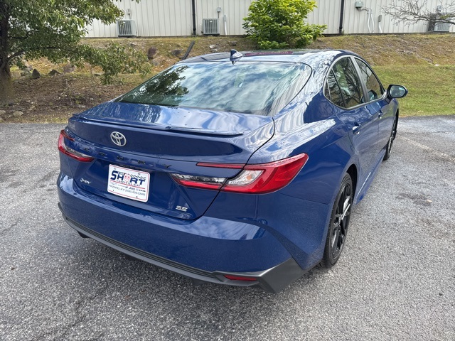 2025 Toyota Camry SE photo 3