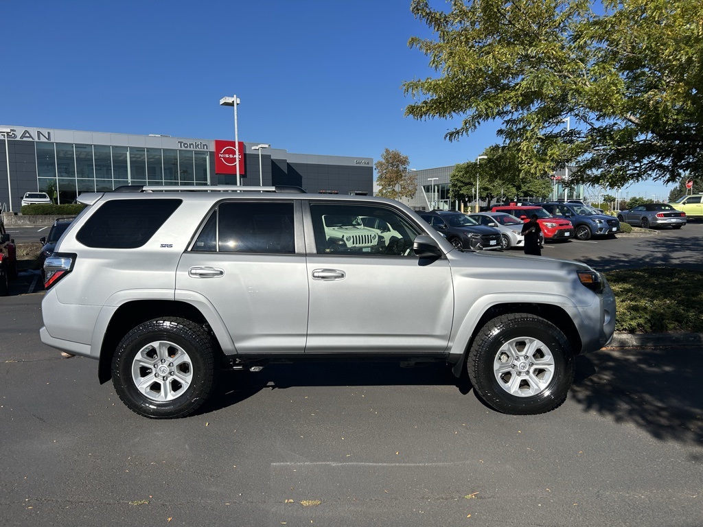 2020 Toyota 4Runner SR5 4WD photo 4