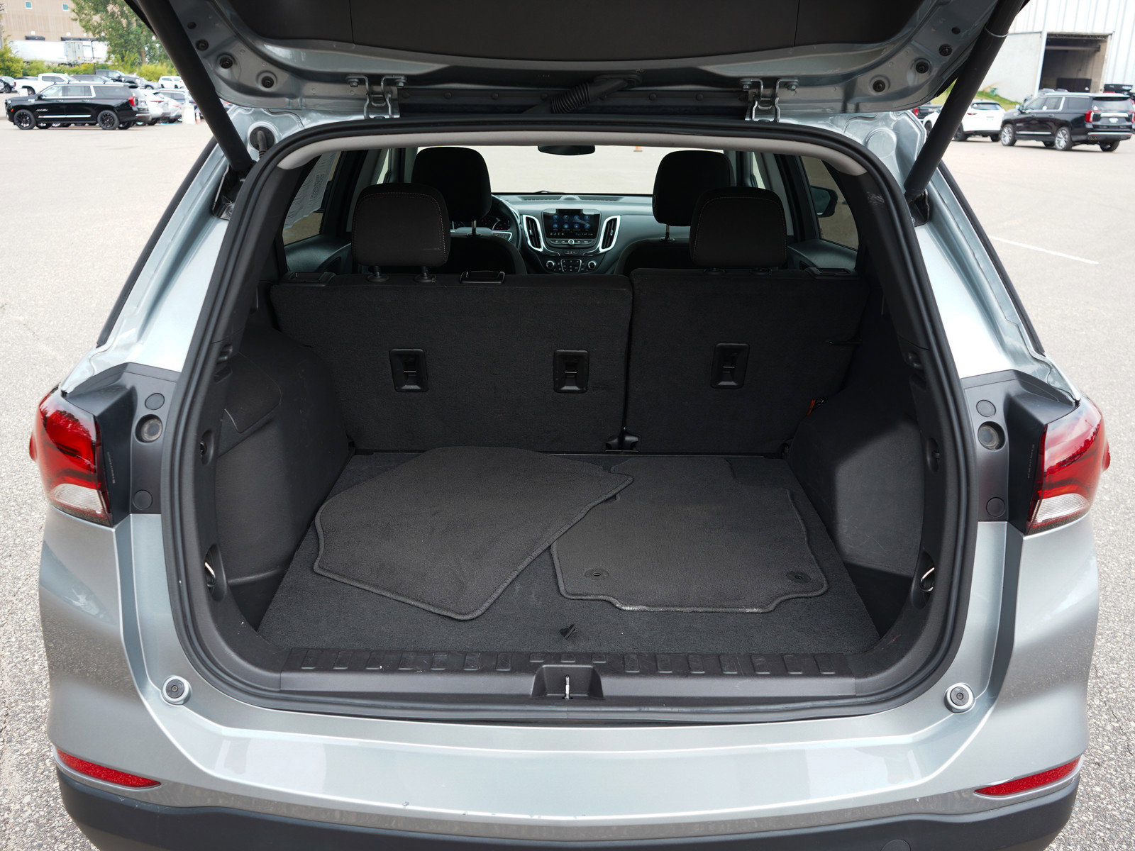2024 Chevrolet Equinox LT photo 9