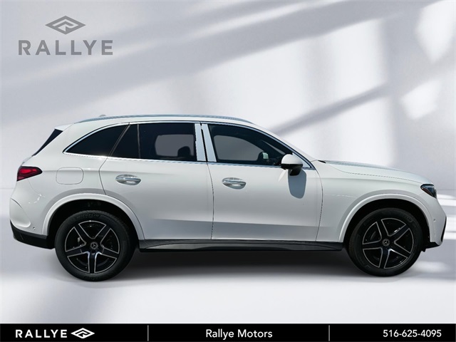 2025 Mercedes Benz GLC 300 4MATIC photo 3
