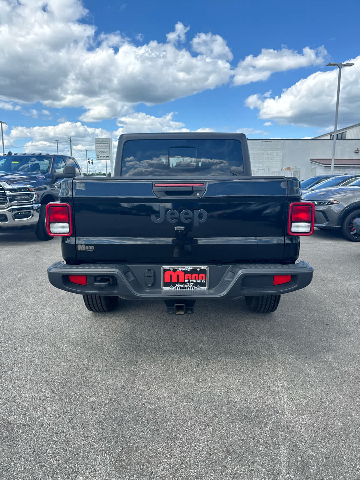 2023 Jeep Gladiator Sport S photo 4