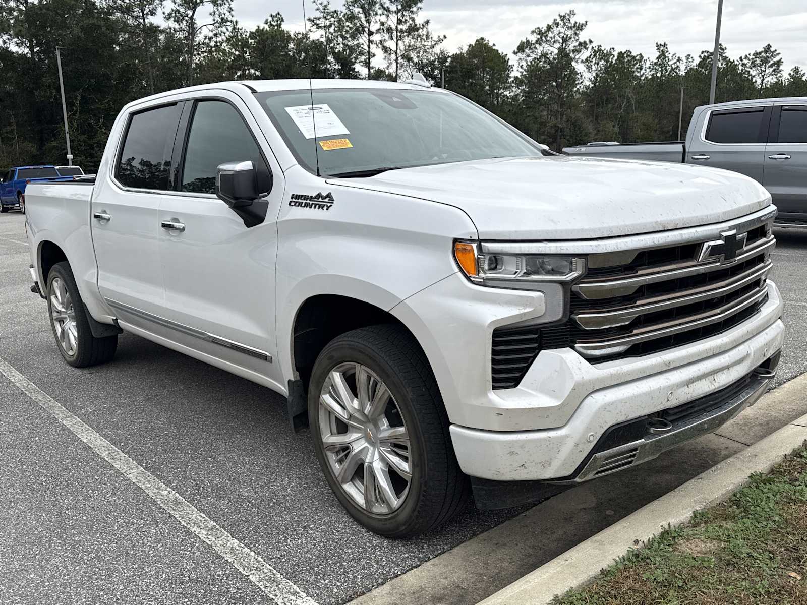 2022 Chevrolet Silverado 1500 High Country's photo