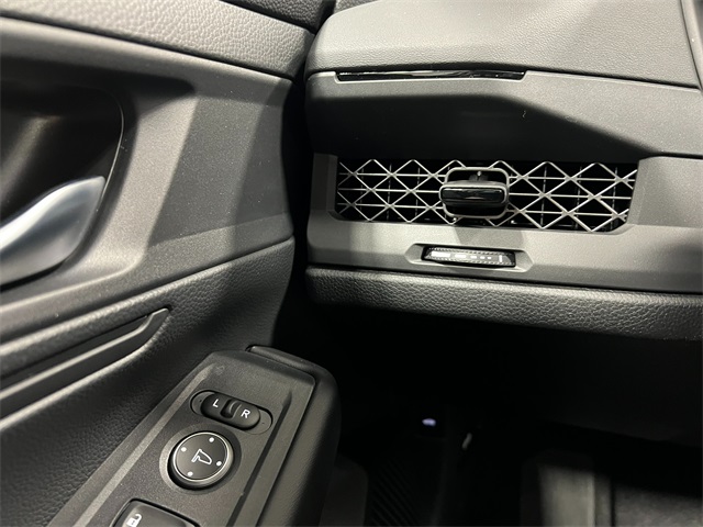 2025 Honda Accord LX photo 16