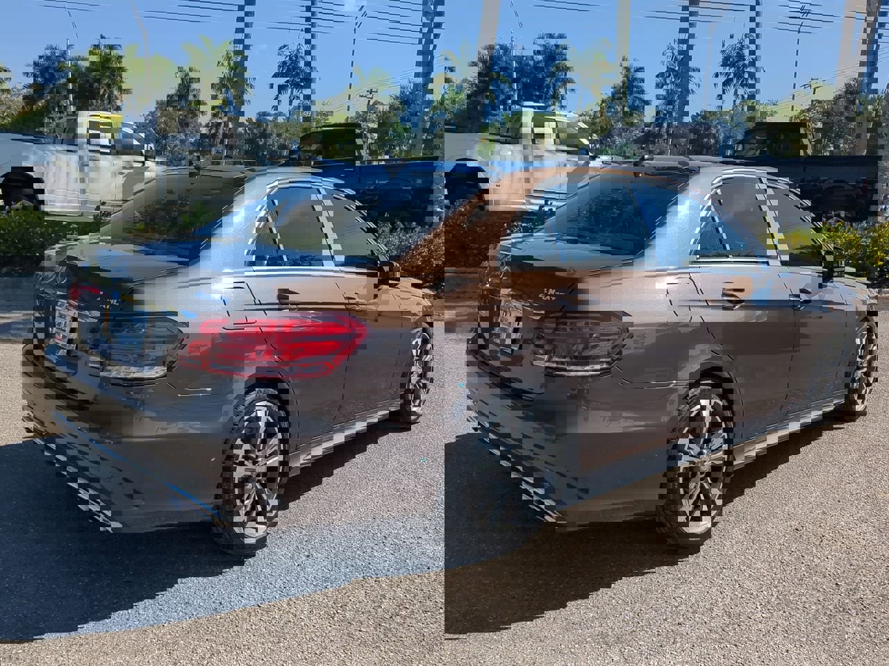 2014 Mercedes Benz E 350 photo 2