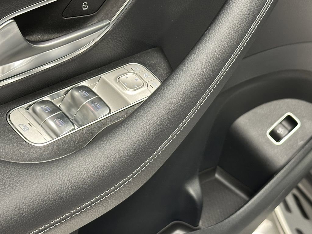 2026 Mercedes Benz GLS 450 4MATIC photo 11