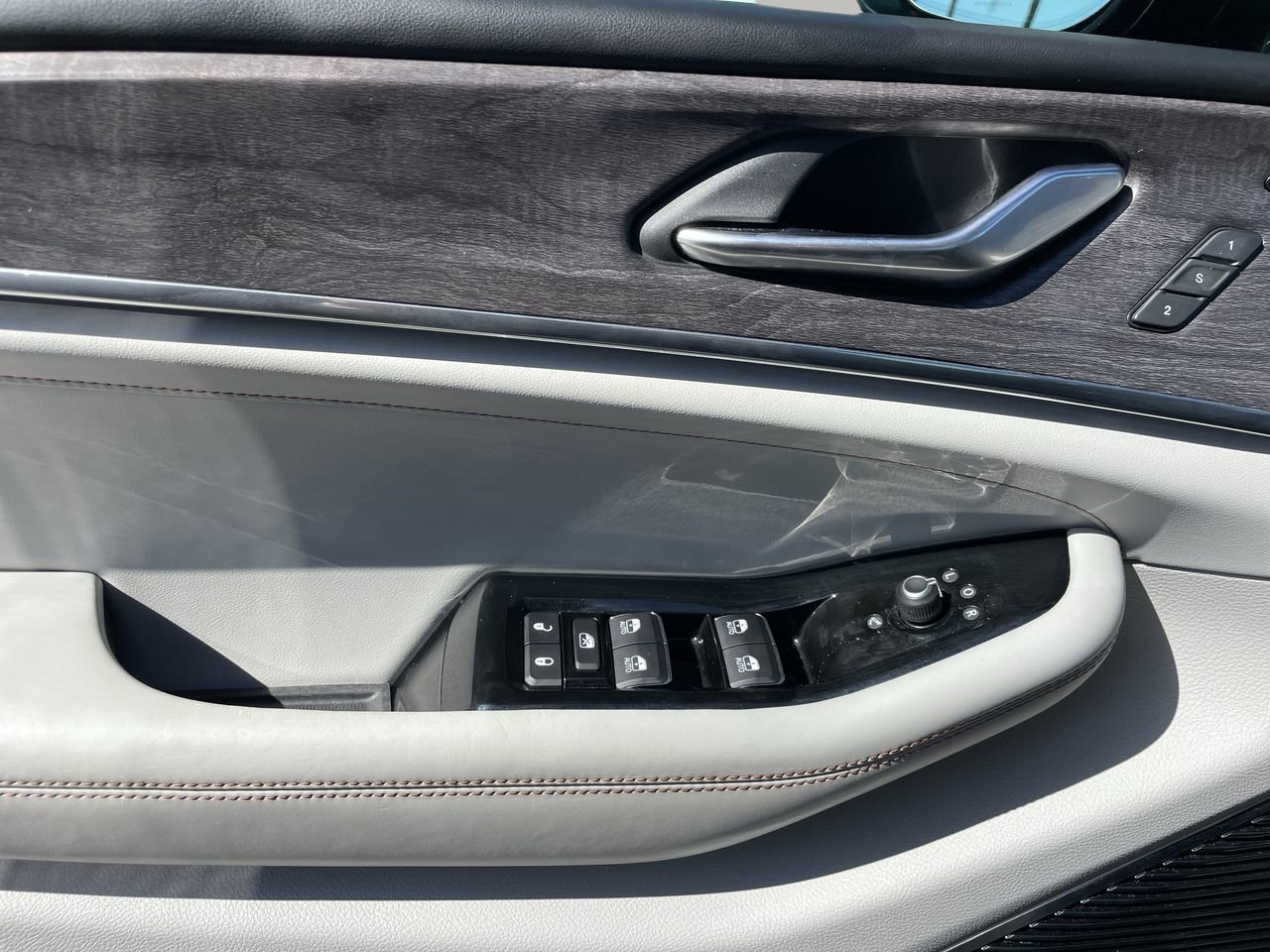 2022 Jeep Grand Cherokee Overland photo 18