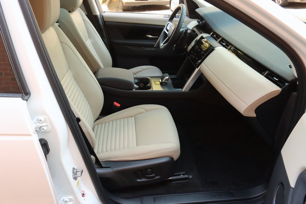 2025 Land Rover Discovery Sport S photo 21