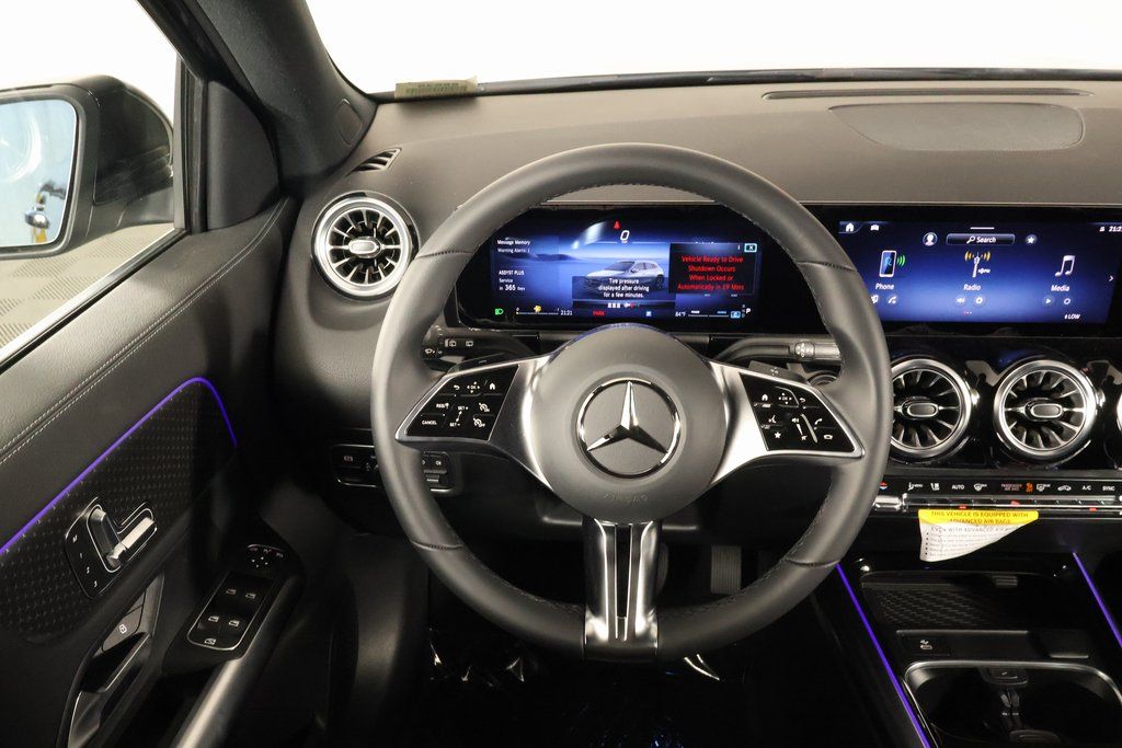 2025 Mercedes Benz GLA 250 photo 3