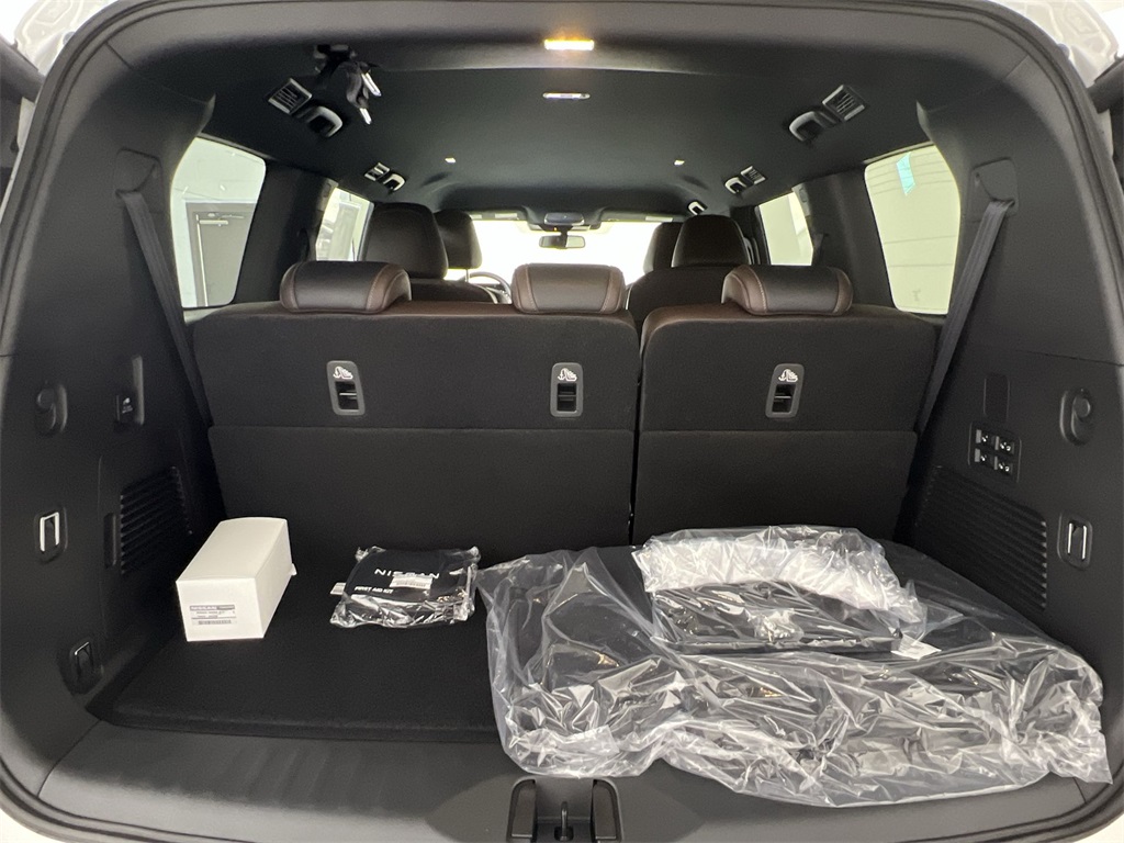 2025 Nissan Armada SL photo 19