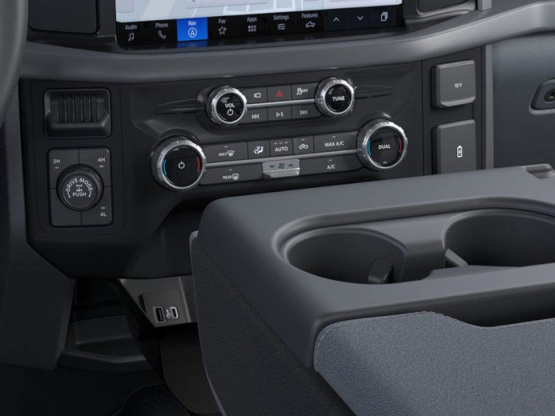 2025 Ford F-150 XLT photo 14