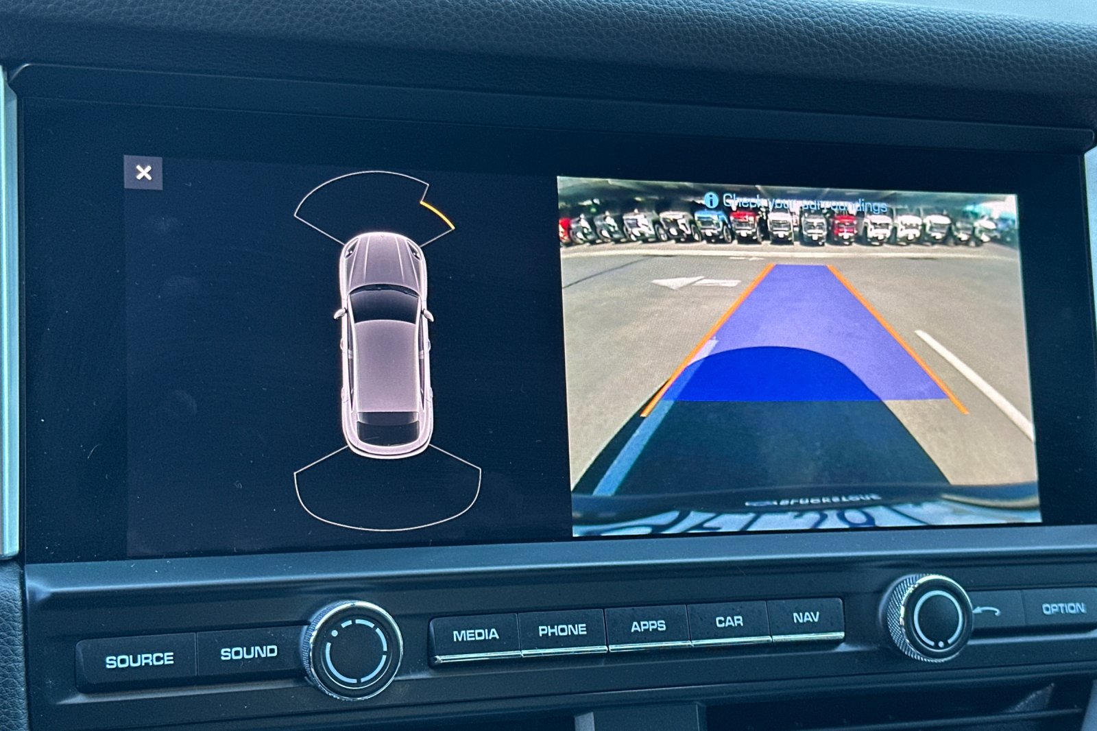 2021 Porsche Macan Base photo 18