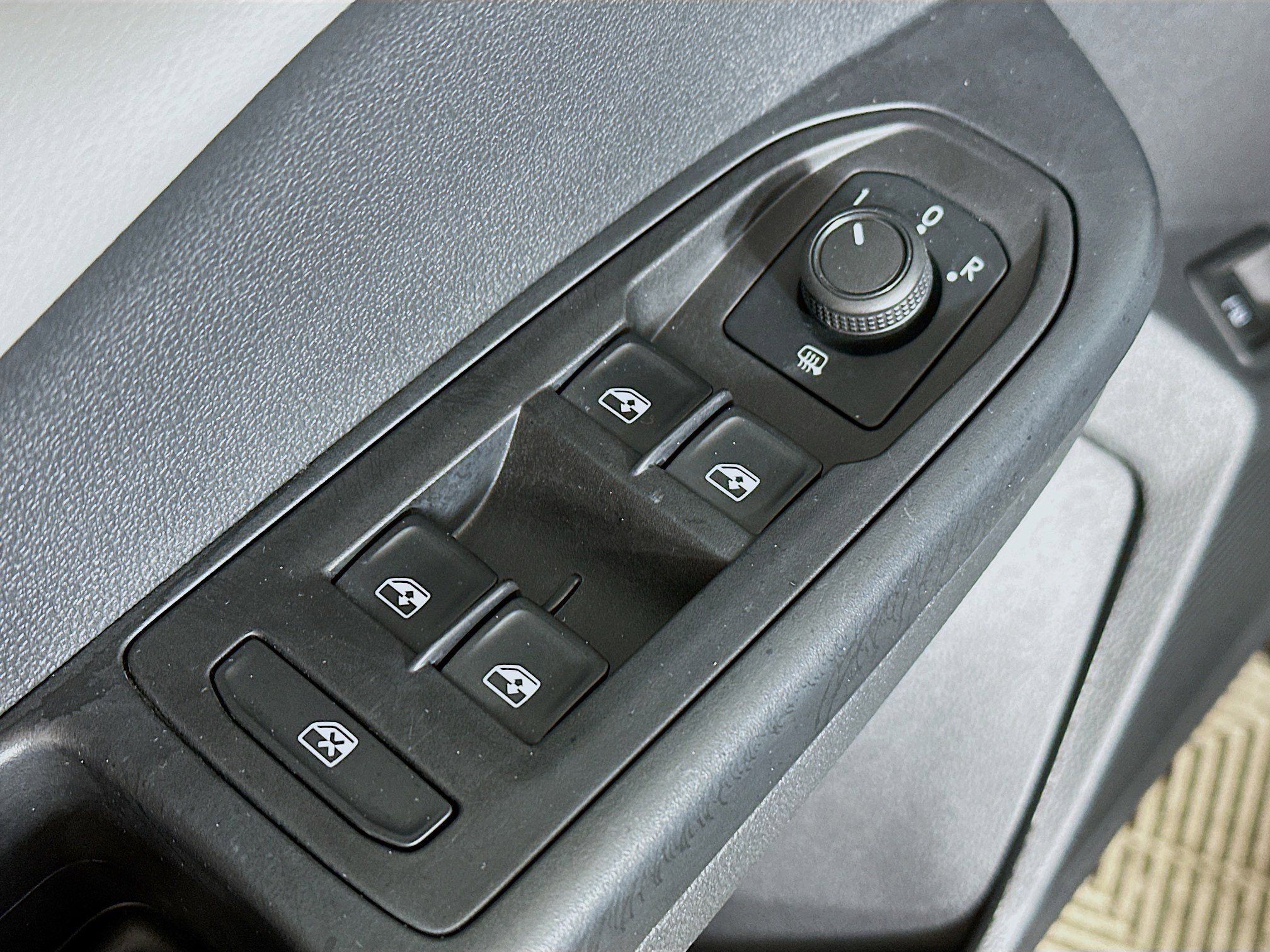 2022 Volkswagen Taos SE photo 17