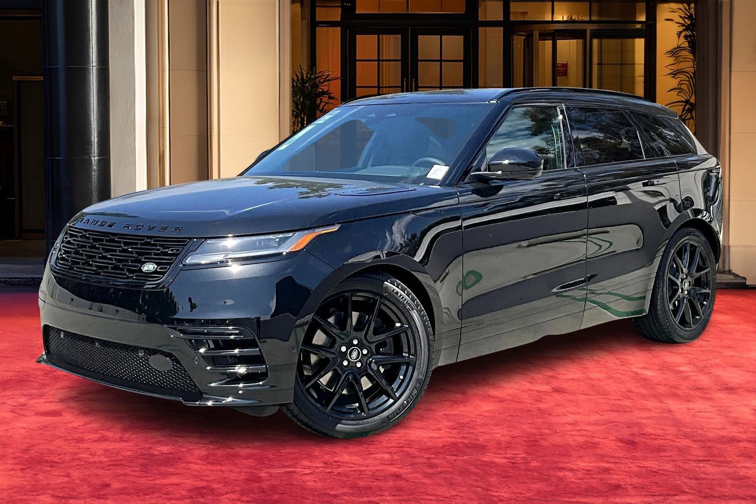 2026 Land Rover Range Rover Velar Dynamic SE's photo