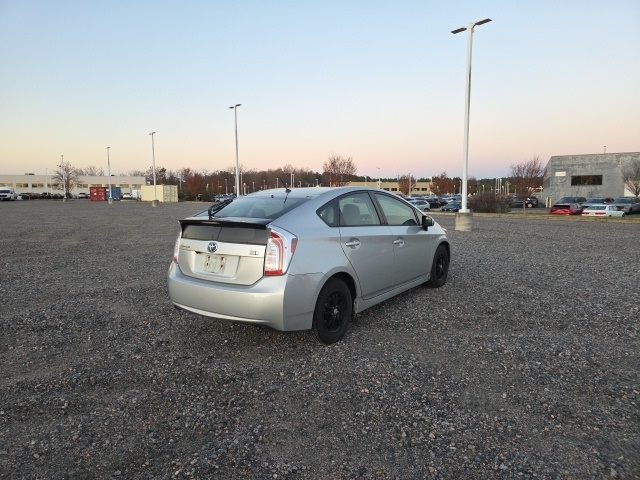2014 Toyota Prius Four photo 3