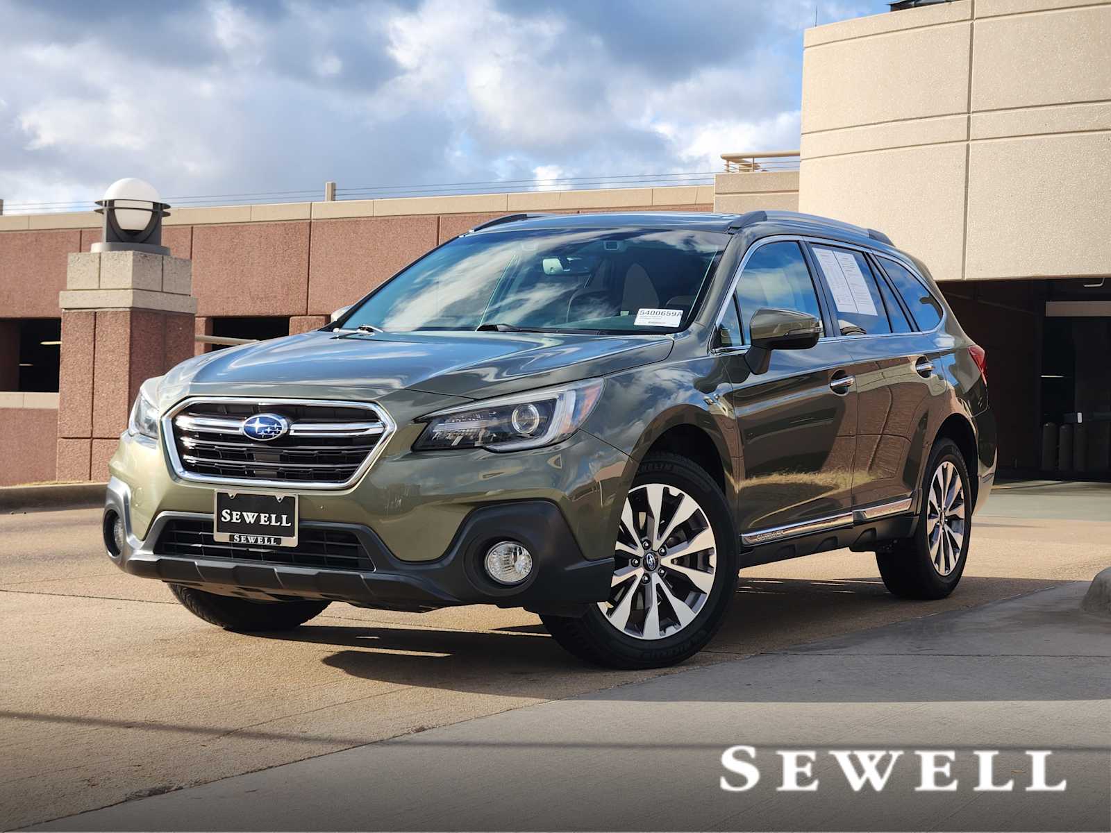 2019 Subaru Outback Touring's photo