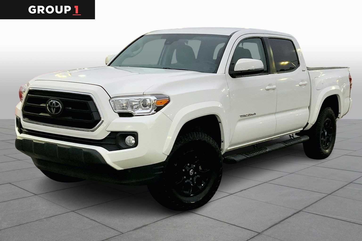 2022 Toyota Tacoma SR5's photo