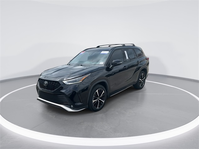2022 Toyota Highlander XSE photo 2