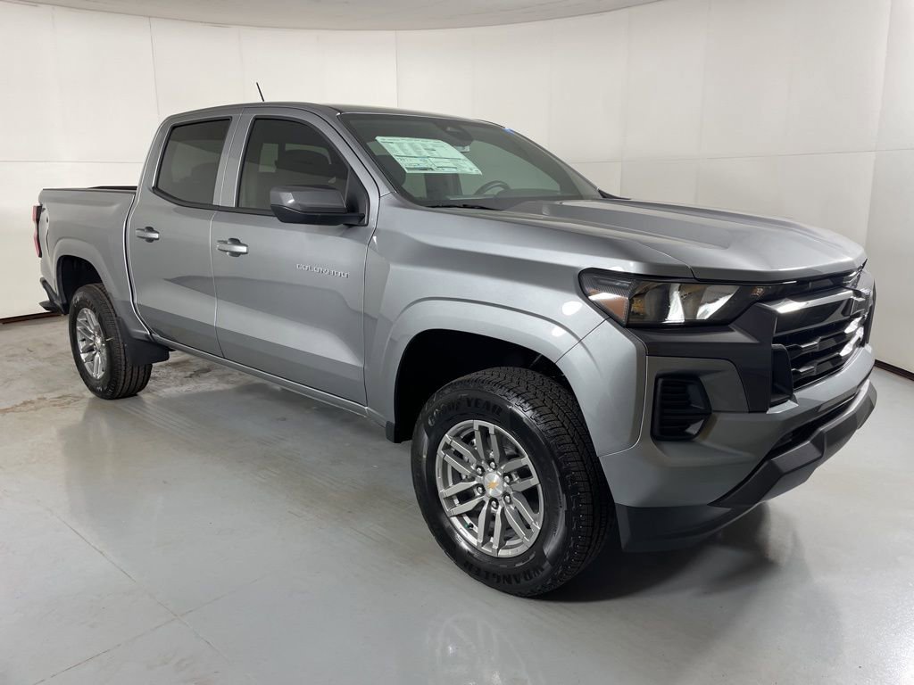 2026 Chevrolet Colorado LT photo 2