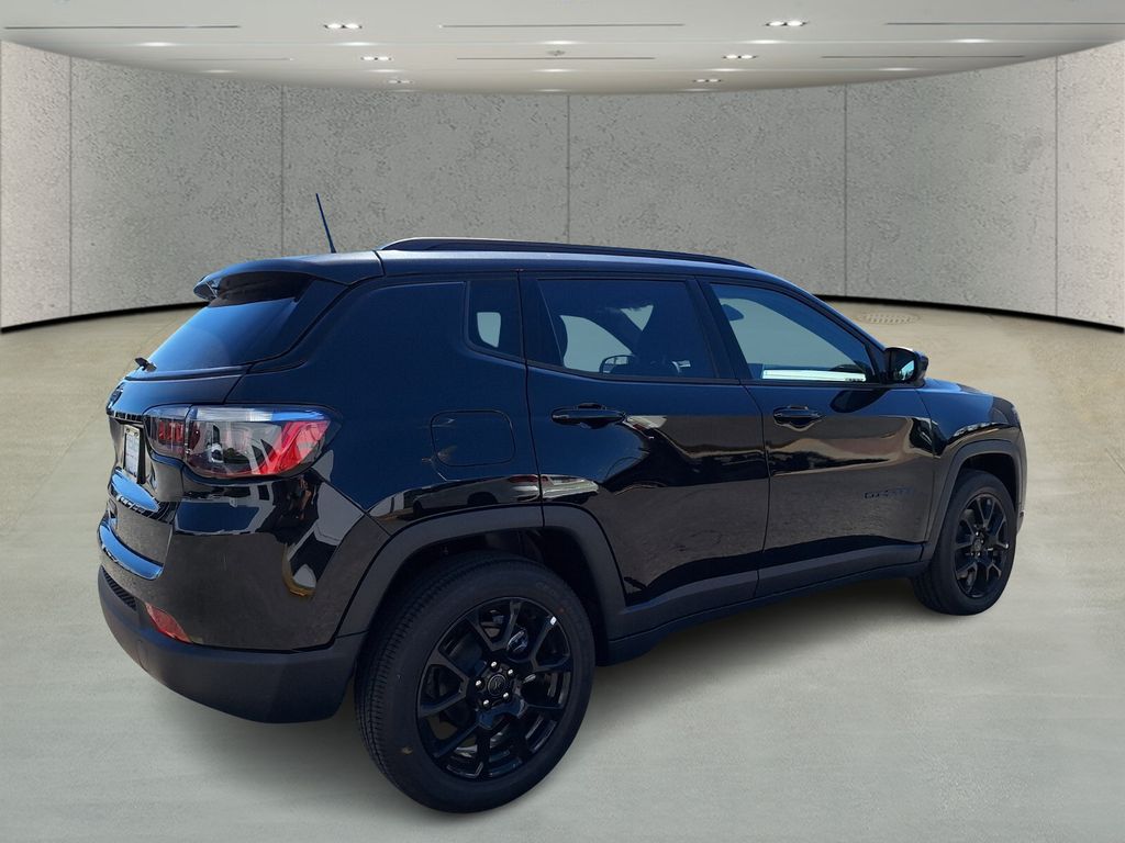 2026 Jeep Compass Latitude photo 3