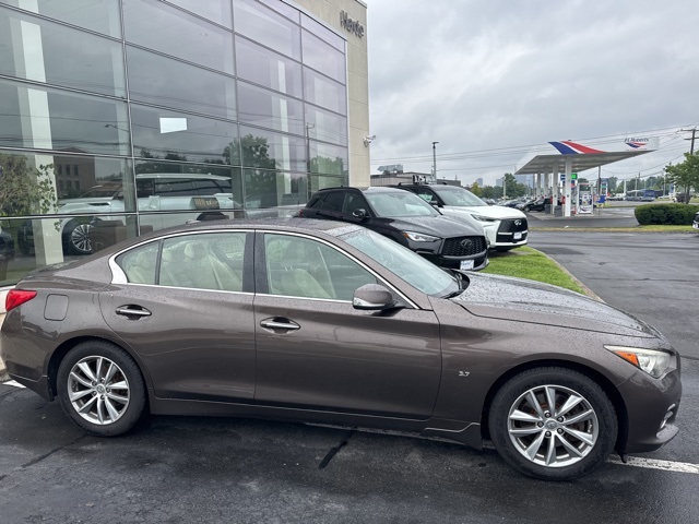 Used 2014 INFINITI Q50 Premium with VIN JN1BV7AR7EM692843 for sale in Wallingford, CT