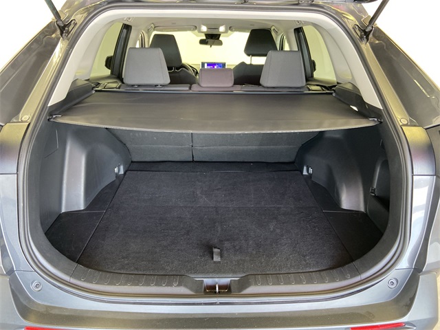 2024 Toyota RAV4 XLE photo 33