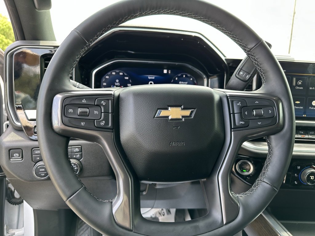 2025 Chevrolet Silverado 2500HD High Country photo 29