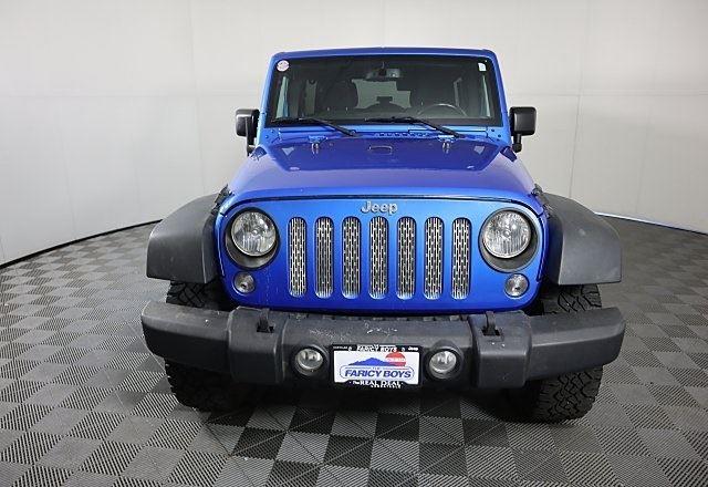 2015 Jeep Wrangler Unlimited Rubicon photo 3