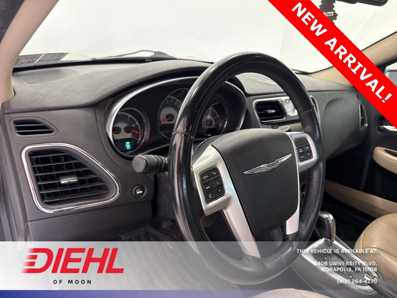 2013 Chrysler 200 Limited photo 14