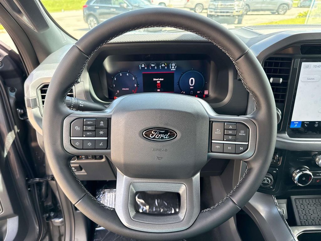 2025 Ford F-150 XLT photo 10