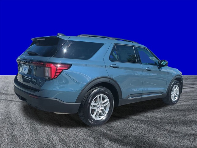 2025 Ford Explorer photo 2