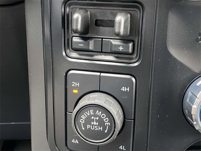 2025 Ford F-150 Lariat photo 11