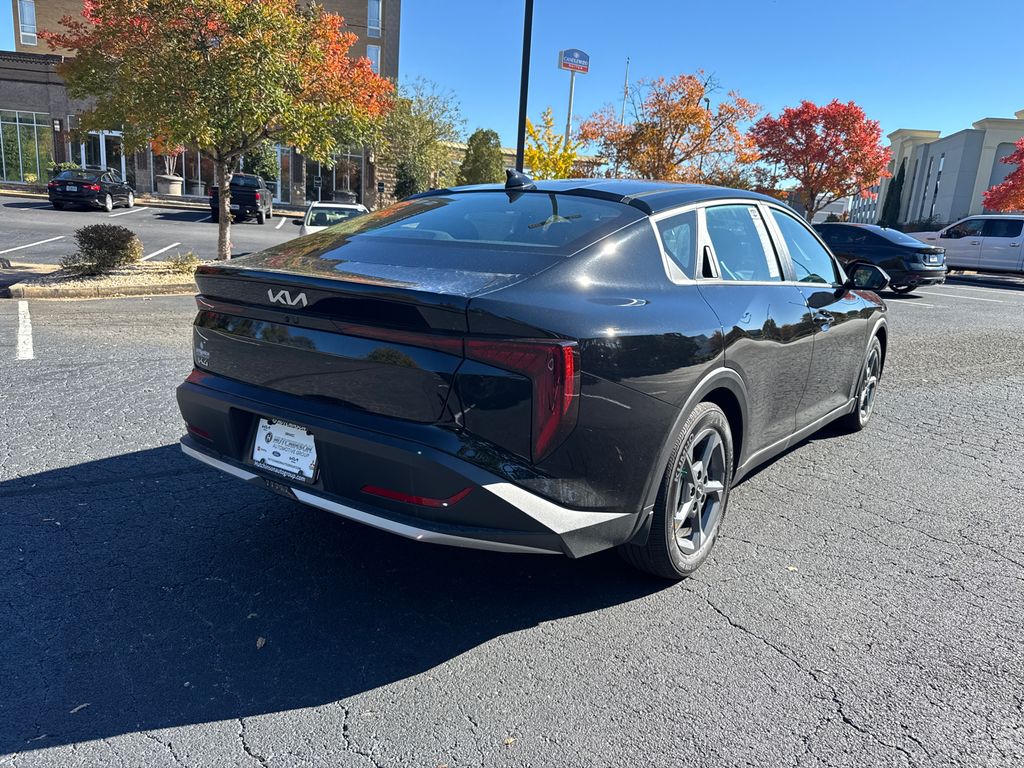 2025 Kia K4 LXS photo 3