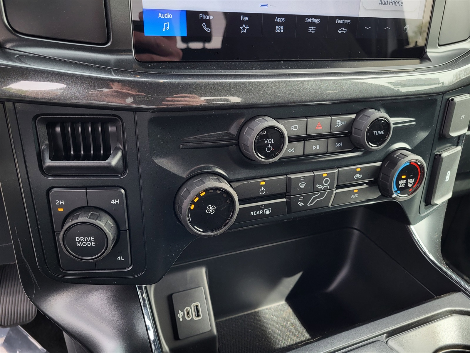 2025 Ford F-150 STX photo 18