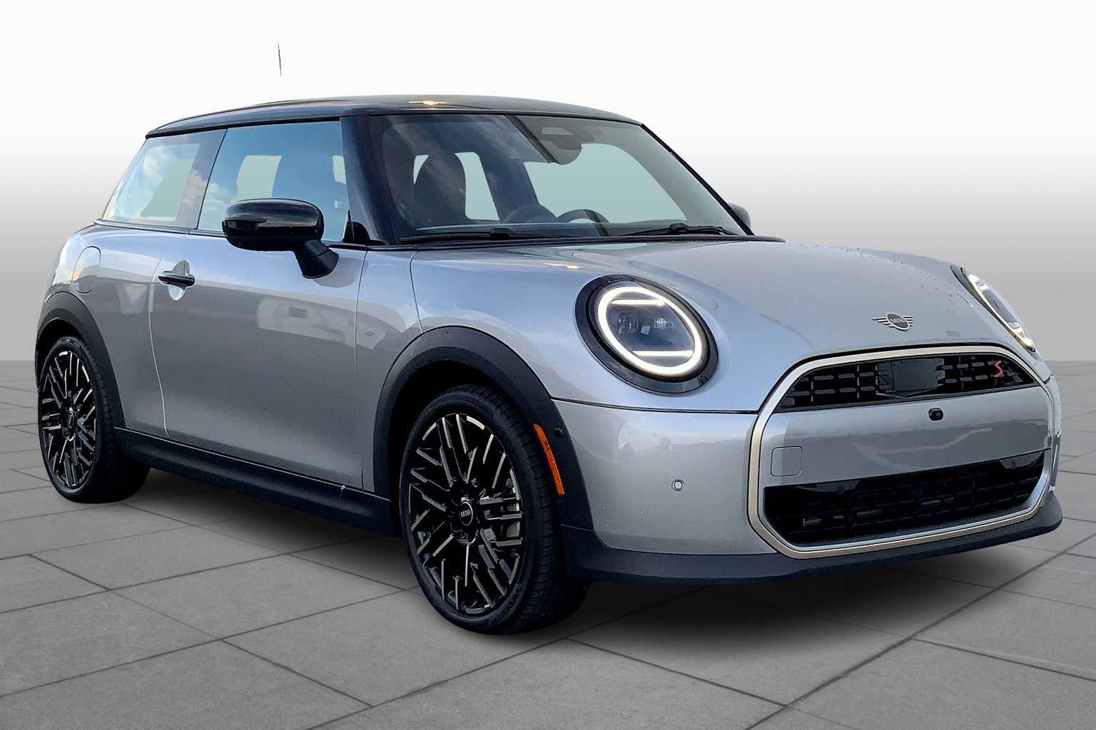 2025 Mini Cooper 2 Door Hardtop S photo 2