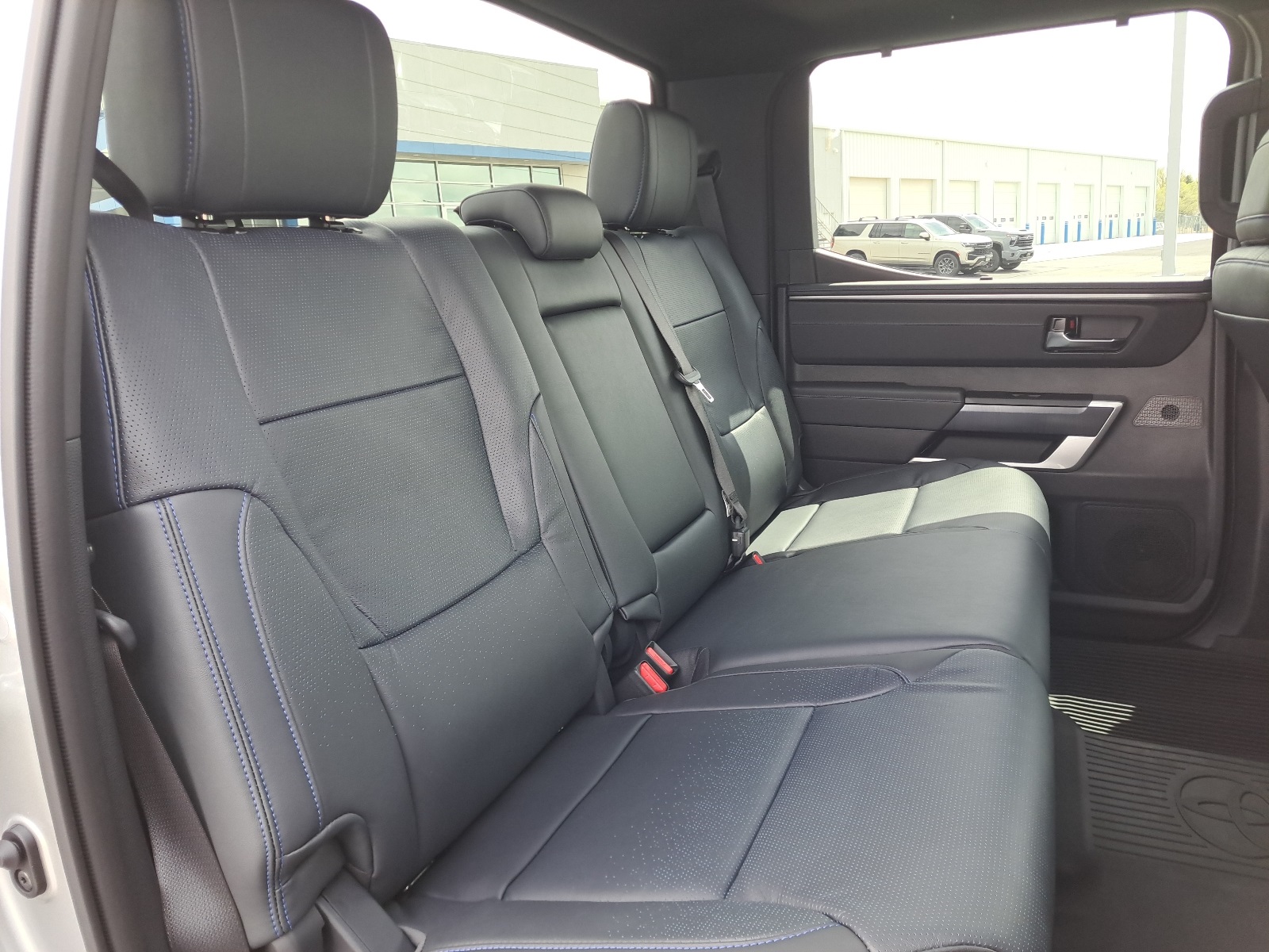 2025 Toyota Tundra Platinum CrewMax photo 23