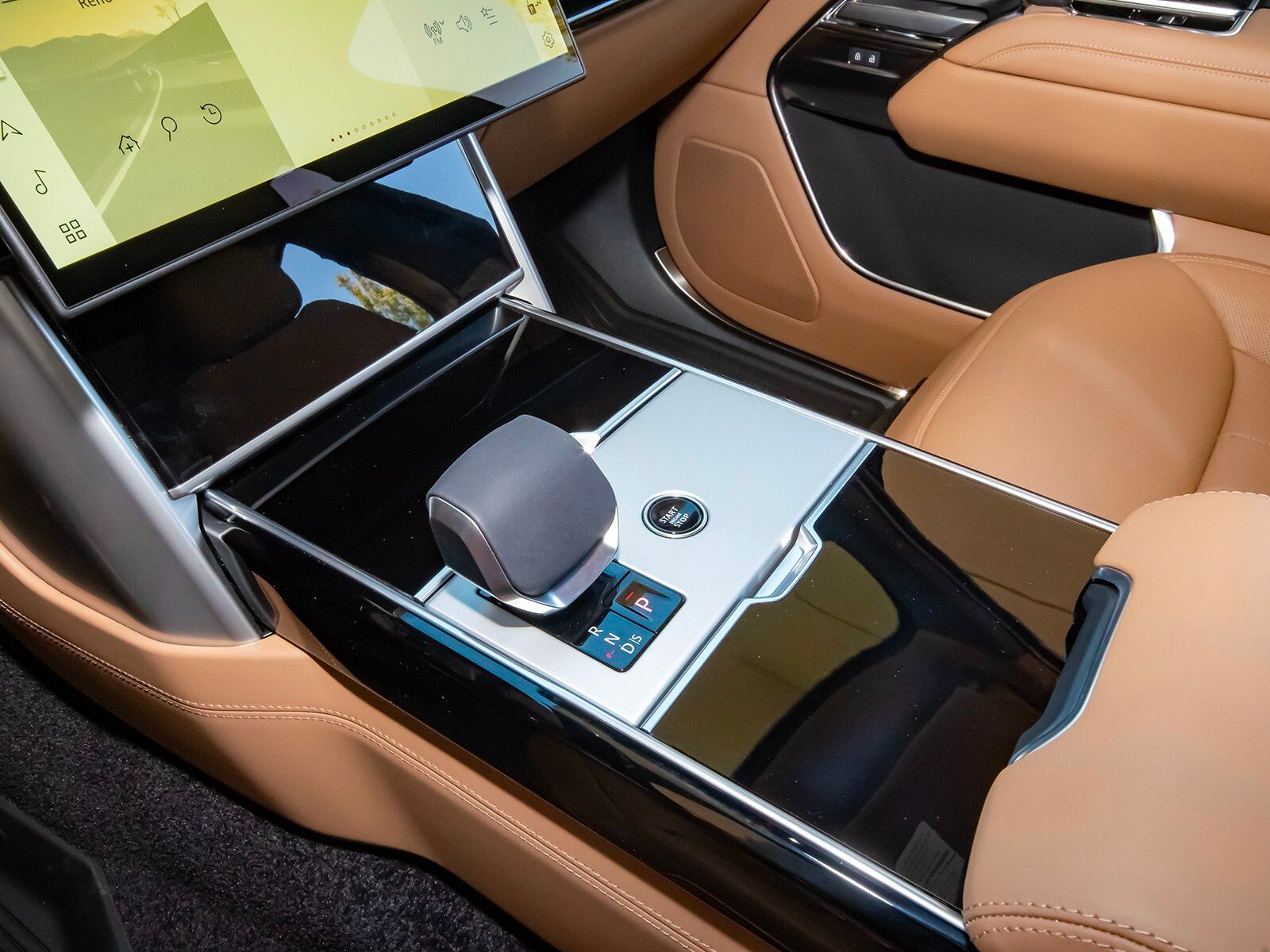 2025 Land Rover Range Rover SE photo 25