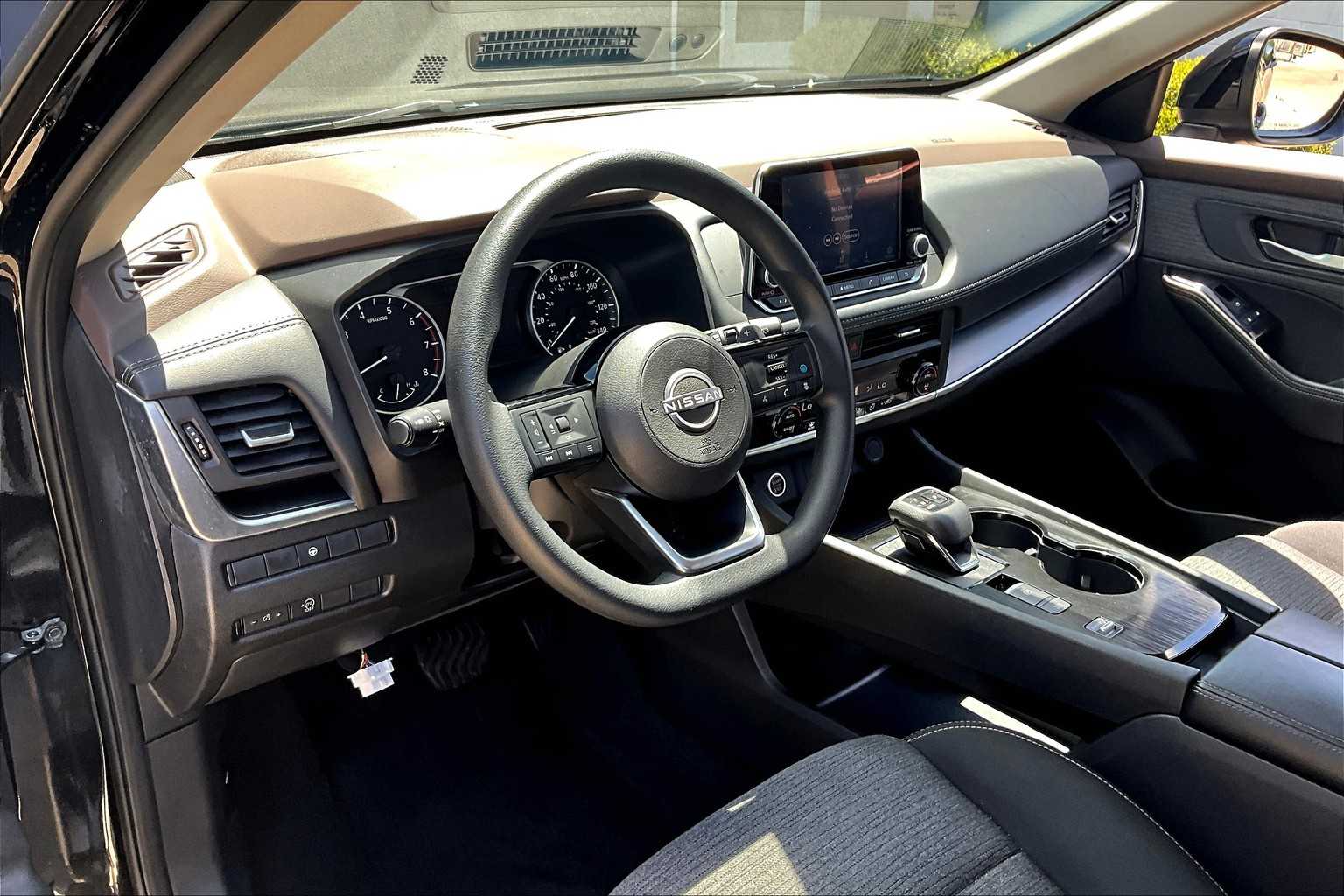 2023 Nissan Rogue SV photo 15