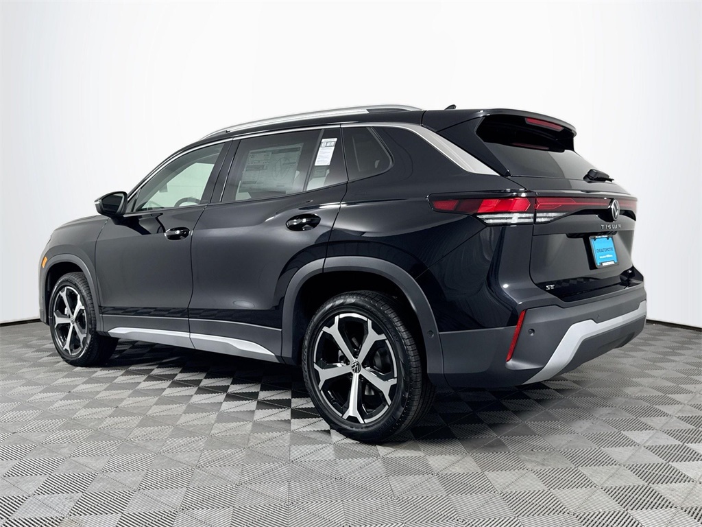2025 Volkswagen Tiguan SE photo 13