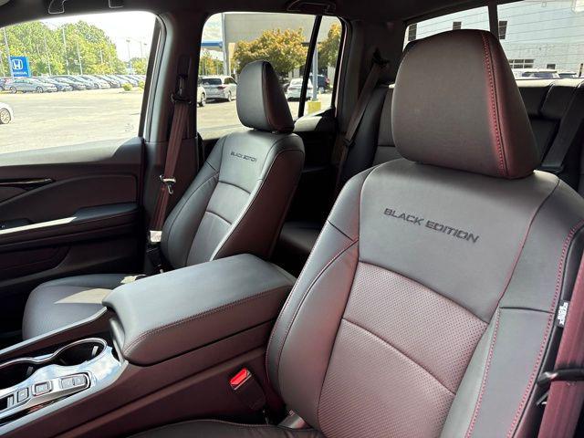 2026 Honda Ridgeline Black Edition photo 4