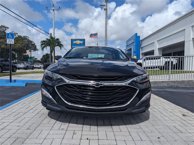 2022 Chevrolet Malibu RS photo 3