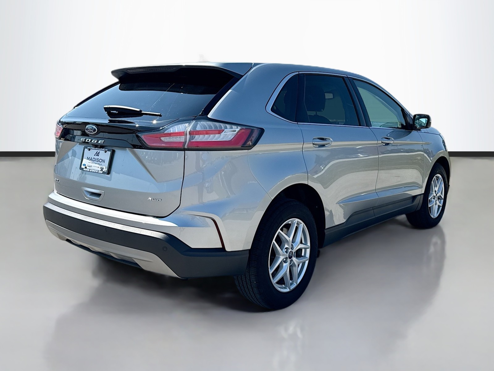 2022 Ford Edge SEL photo 5