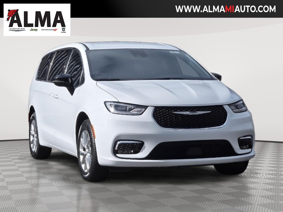 2026 Chrysler Pacifica Select's photo