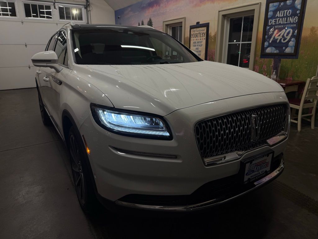 2022 Lincoln Nautilus Reserve photo 4