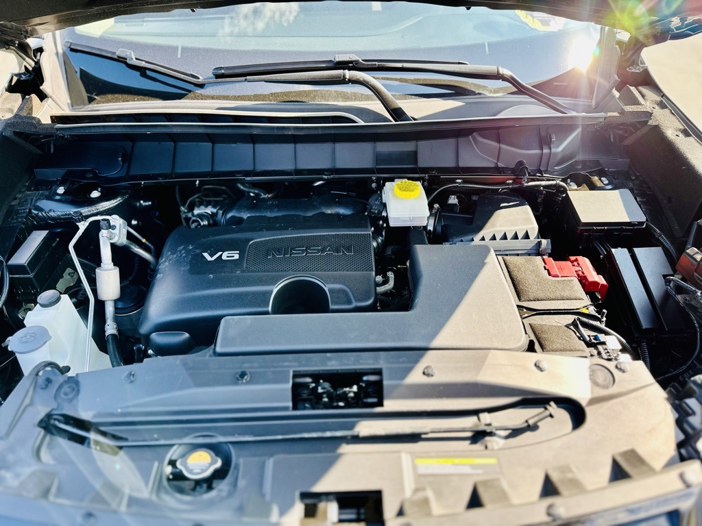 2022 Nissan Pathfinder SV photo 11