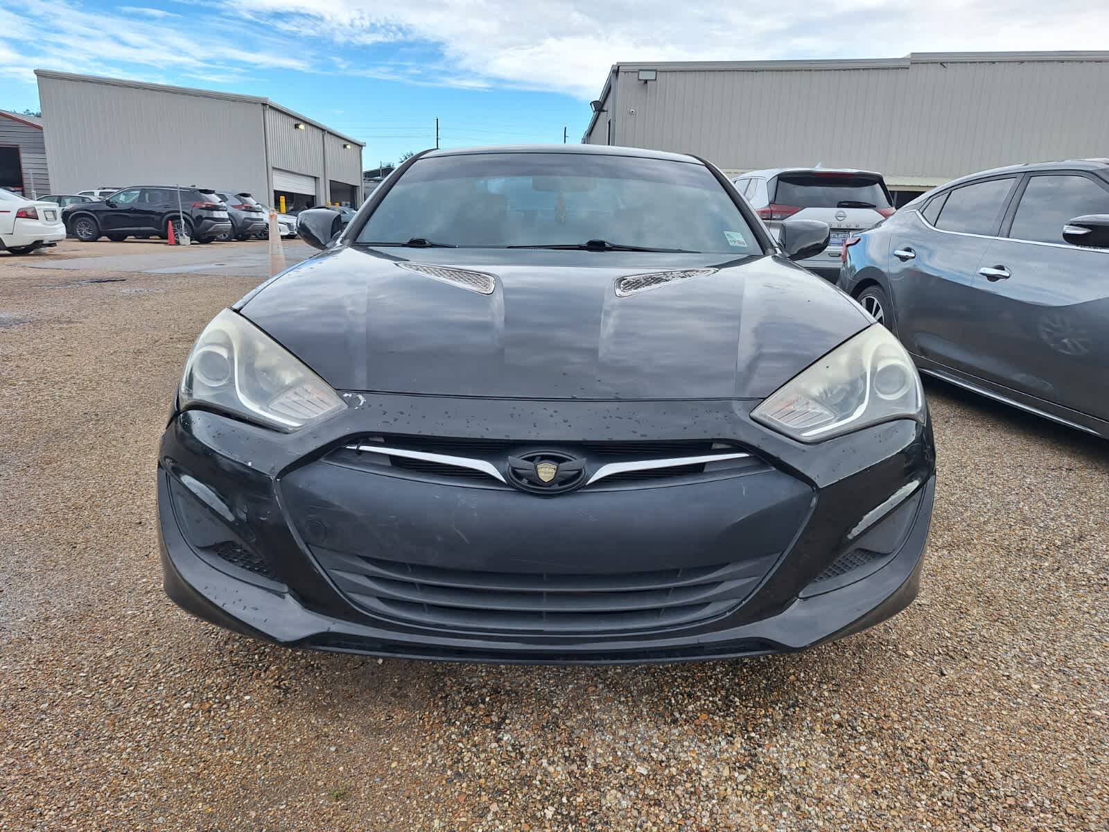 2013 Hyundai Genesis Premium photo 2