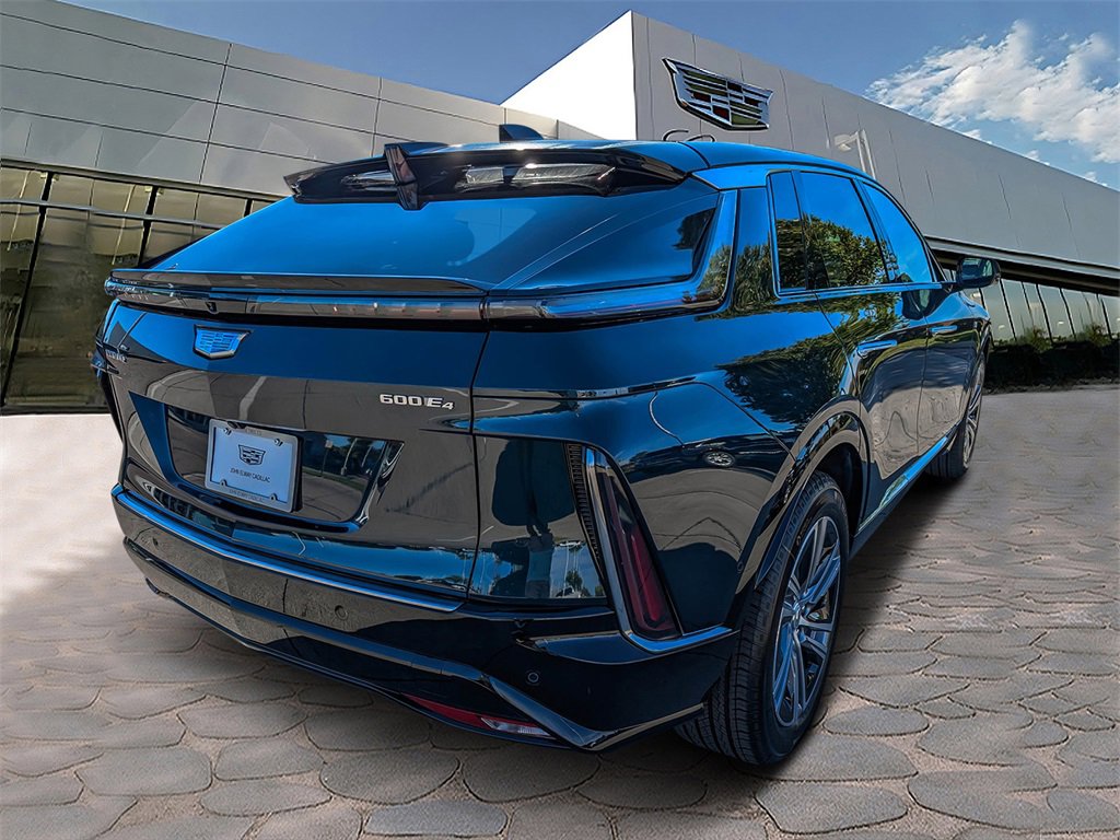 2026 Cadillac Lyriq Luxury photo 3