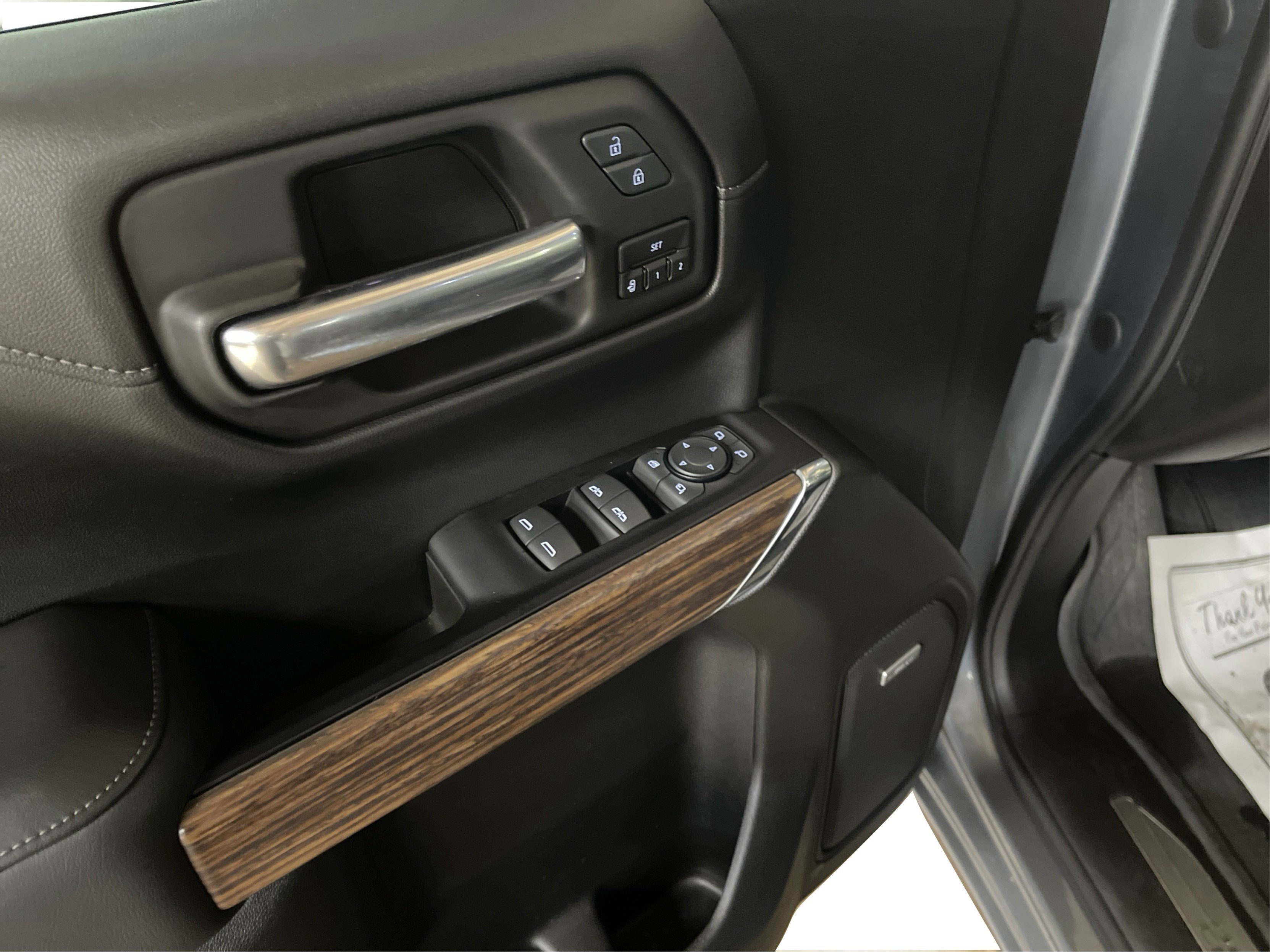 2019 Chevrolet Silverado 1500 High Country photo 18